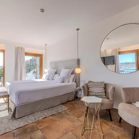 La Del Mar Готель 4*