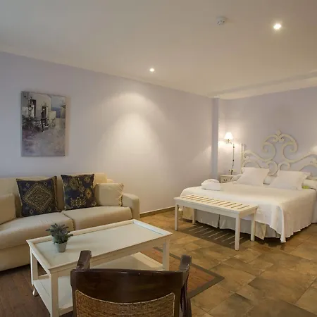 Hotel La Del Mar