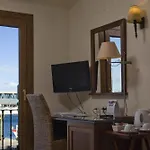 La Del Mar מלון 4*