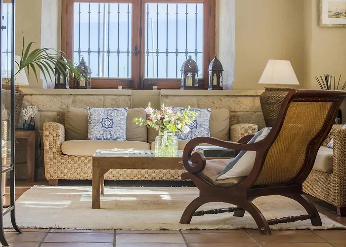 Готель La Del Mar 4*