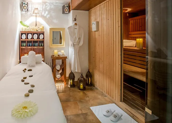 La Del Mar Готель